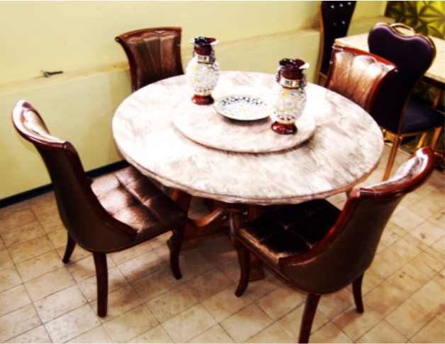 1.2 MARBLE ROUND DINING