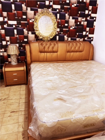 GOLD LEATHER BED
